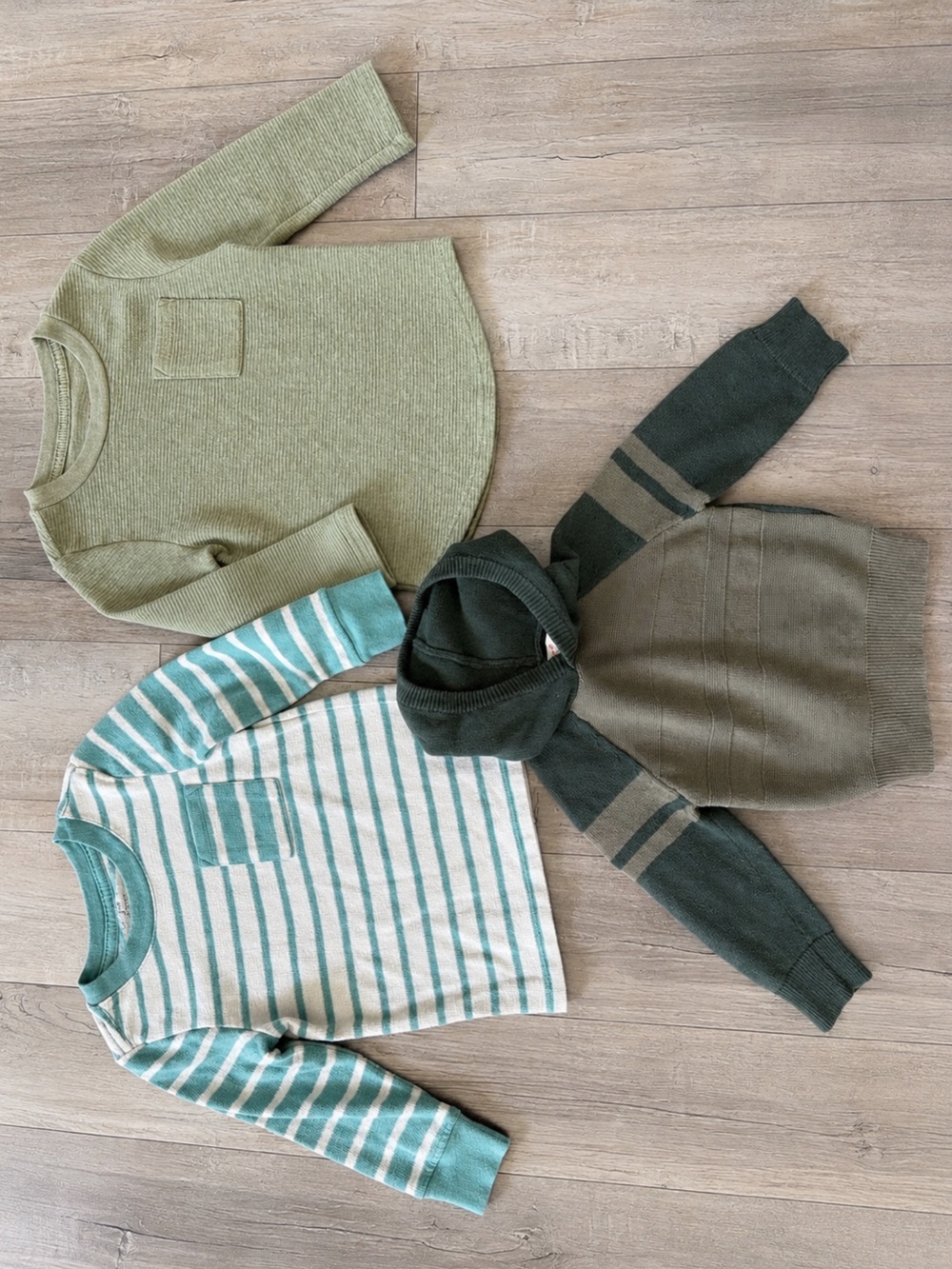 Cat & Jack Boys 2T Green Long Sleeve Shirt & Sweater Bundle 3 Piece bundle